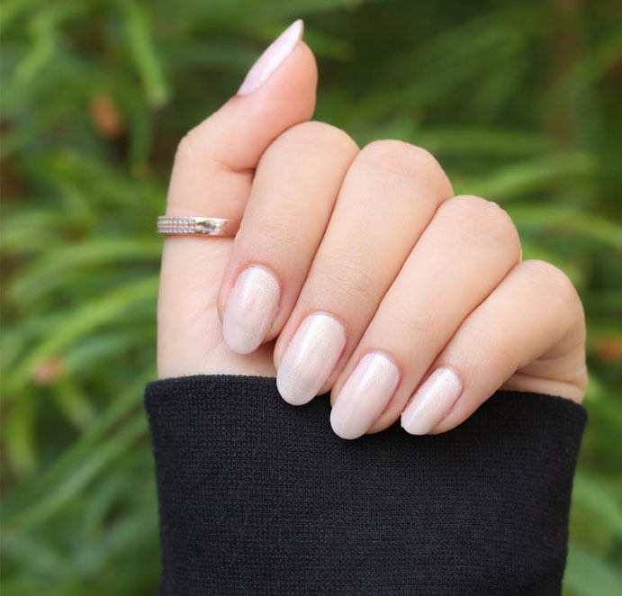 09 True Match Shimmering Rose Pink Manicure
